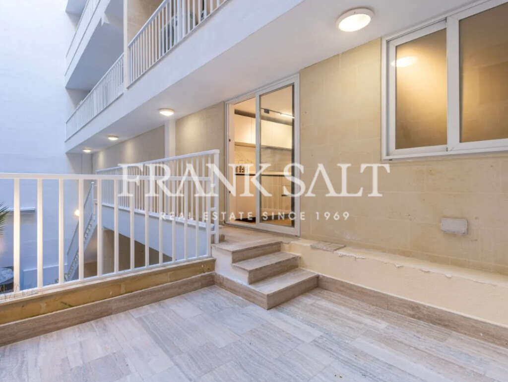 Floriana, 3 Bedrooms Bedrooms, ,2 BathroomsBathrooms,For Sale,FRSA-925593