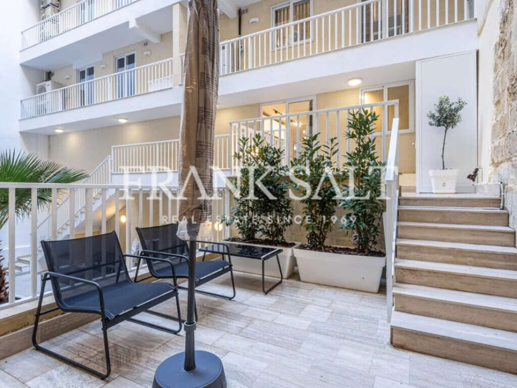 Floriana, 3 Bedrooms Bedrooms, ,2 BathroomsBathrooms,For Sale,FRSA-925593