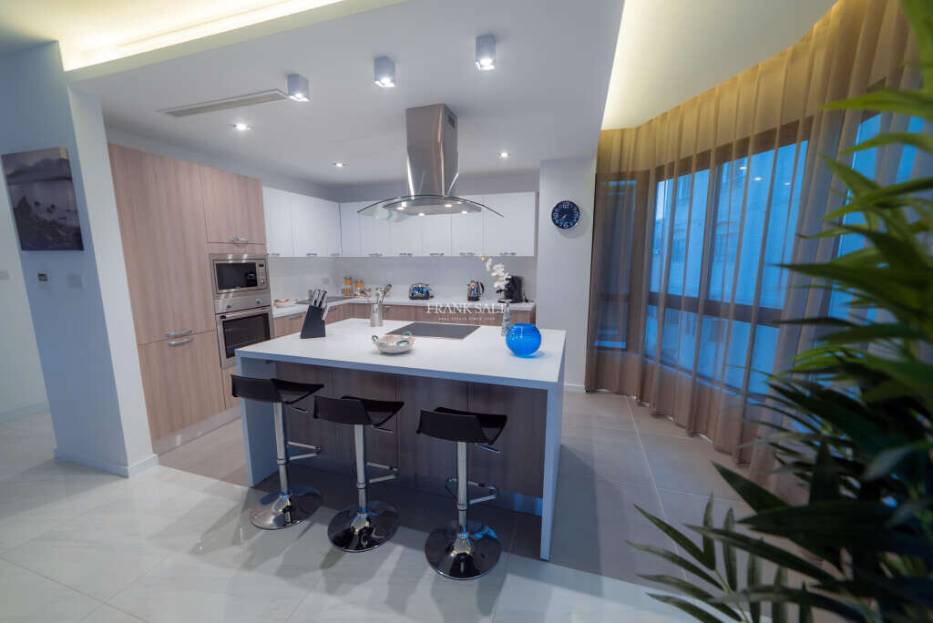 Sliema, 3 Bedrooms Bedrooms, ,1 BathroomBathrooms,For Sale,FRSA-913683