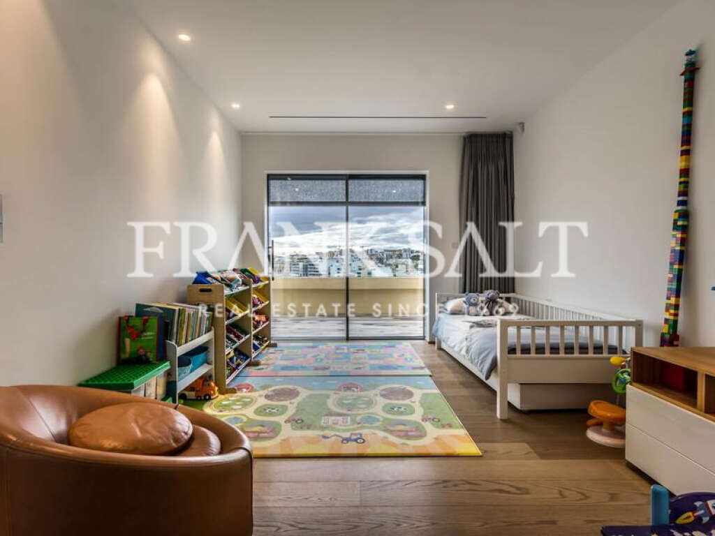 Portomaso, 3 Bedrooms Bedrooms, ,For Sale,FRSA-041536