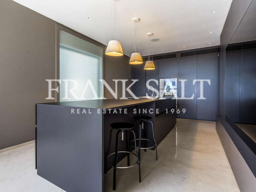 Portomaso, 3 Bedrooms Bedrooms, ,For Sale,FRSA-041536