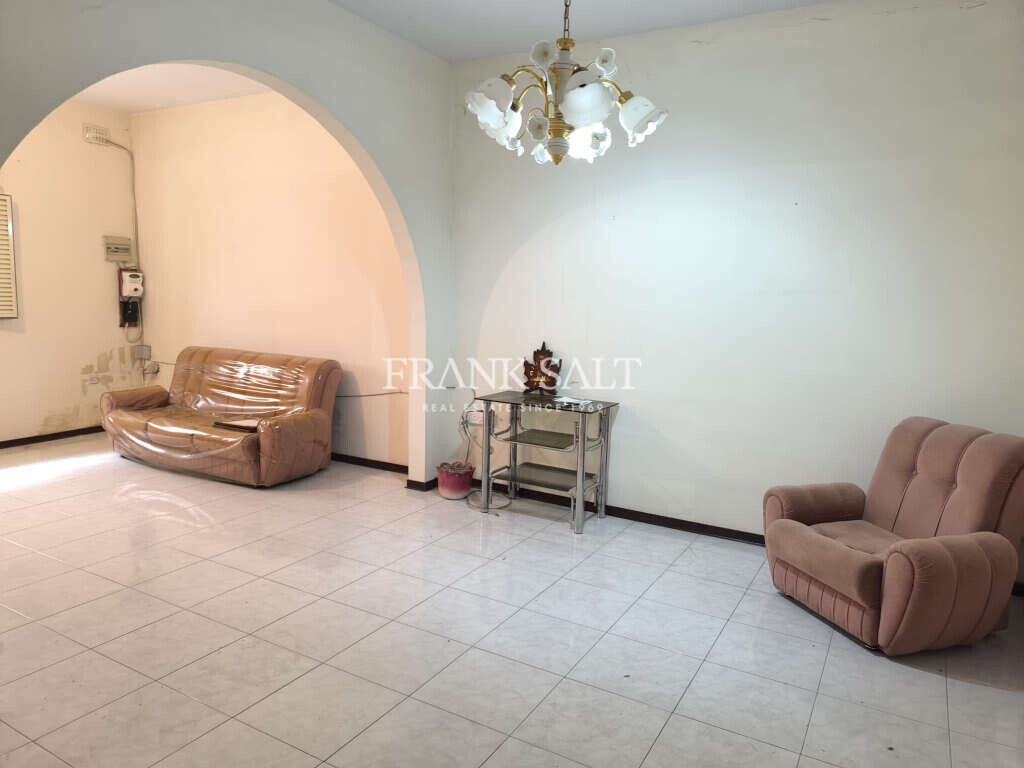 Fgura, 3 Bedrooms Bedrooms, ,For Sale,FRSA-925038