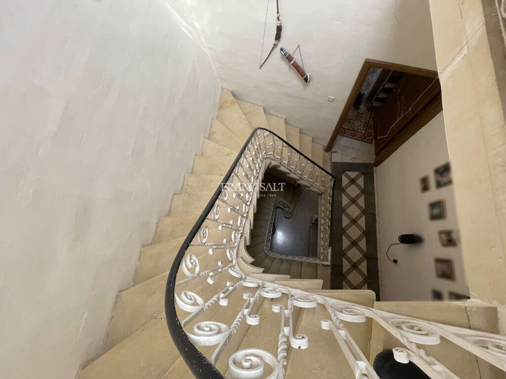 Siggiewi, 4 Bedrooms Bedrooms, ,2 BathroomsBathrooms,For Sale,FRSA-922133