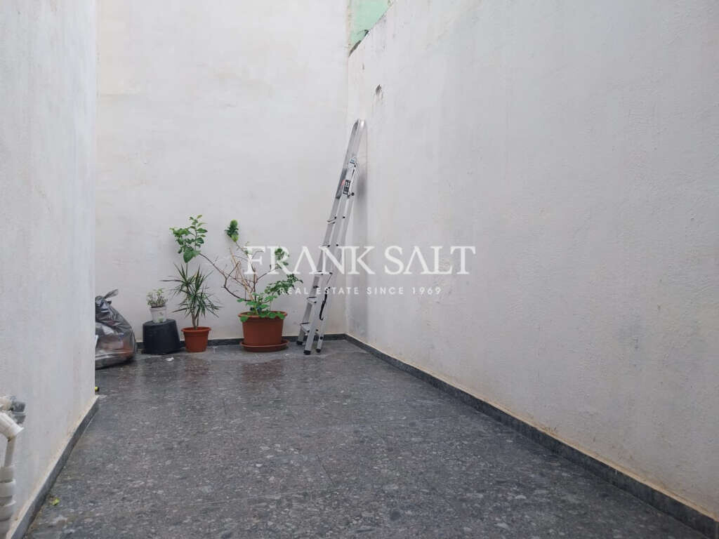 Birkirkara, 3 Bedrooms Bedrooms, ,1 BathroomBathrooms,For Sale,FRSA-925286