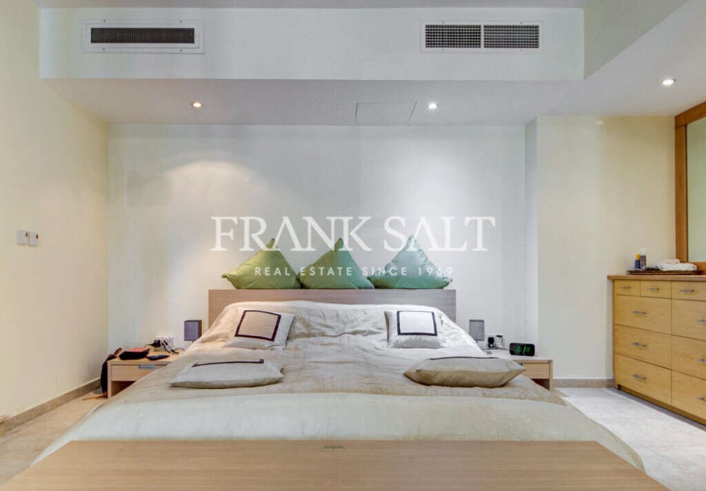 Portomaso, 3 Bedrooms Bedrooms, ,3 BathroomsBathrooms,For Sale,FRSA-925385