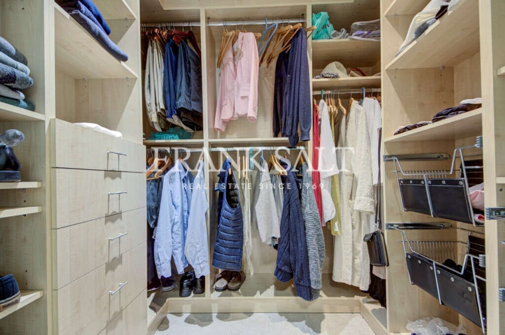 Portomaso, 3 Bedrooms Bedrooms, ,3 BathroomsBathrooms,For Sale,FRSA-925385