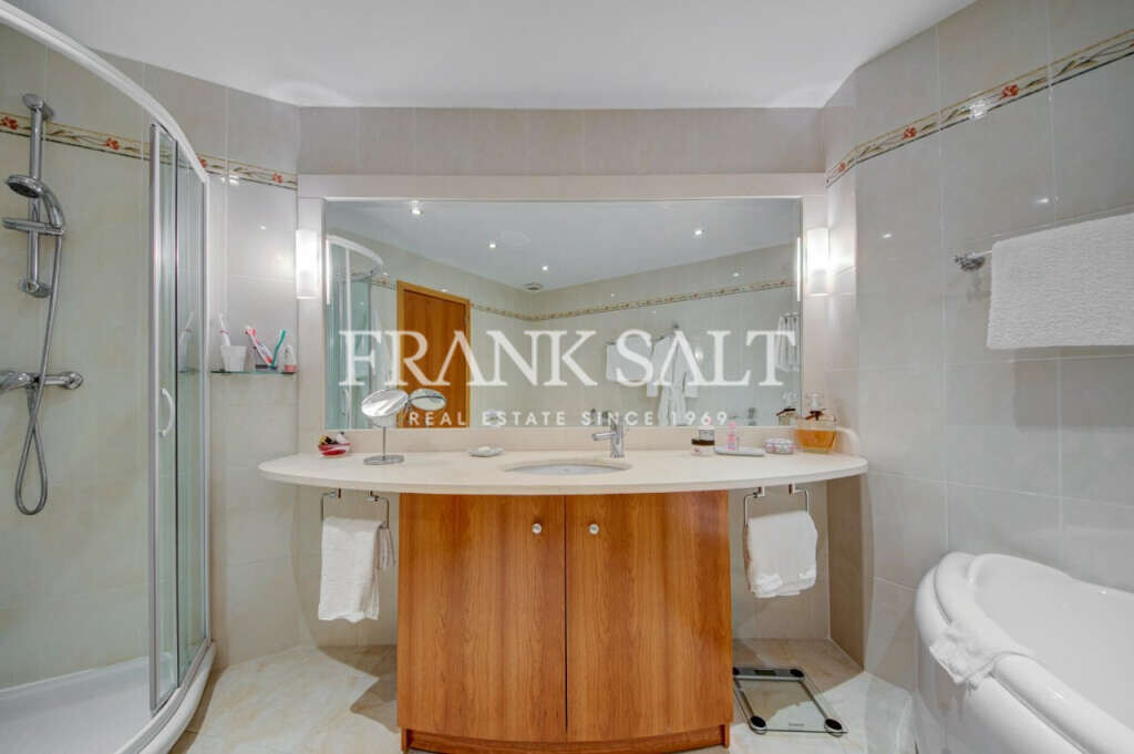 Portomaso, 3 Bedrooms Bedrooms, ,3 BathroomsBathrooms,For Sale,FRSA-925385