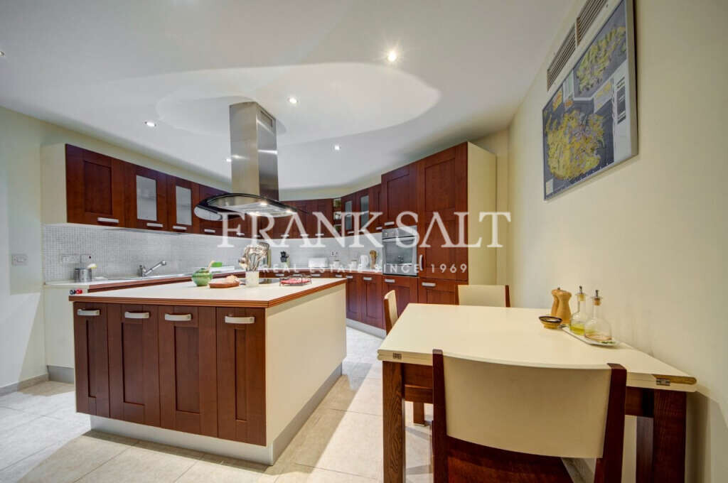 Portomaso, 3 Bedrooms Bedrooms, ,3 BathroomsBathrooms,For Sale,FRSA-925385