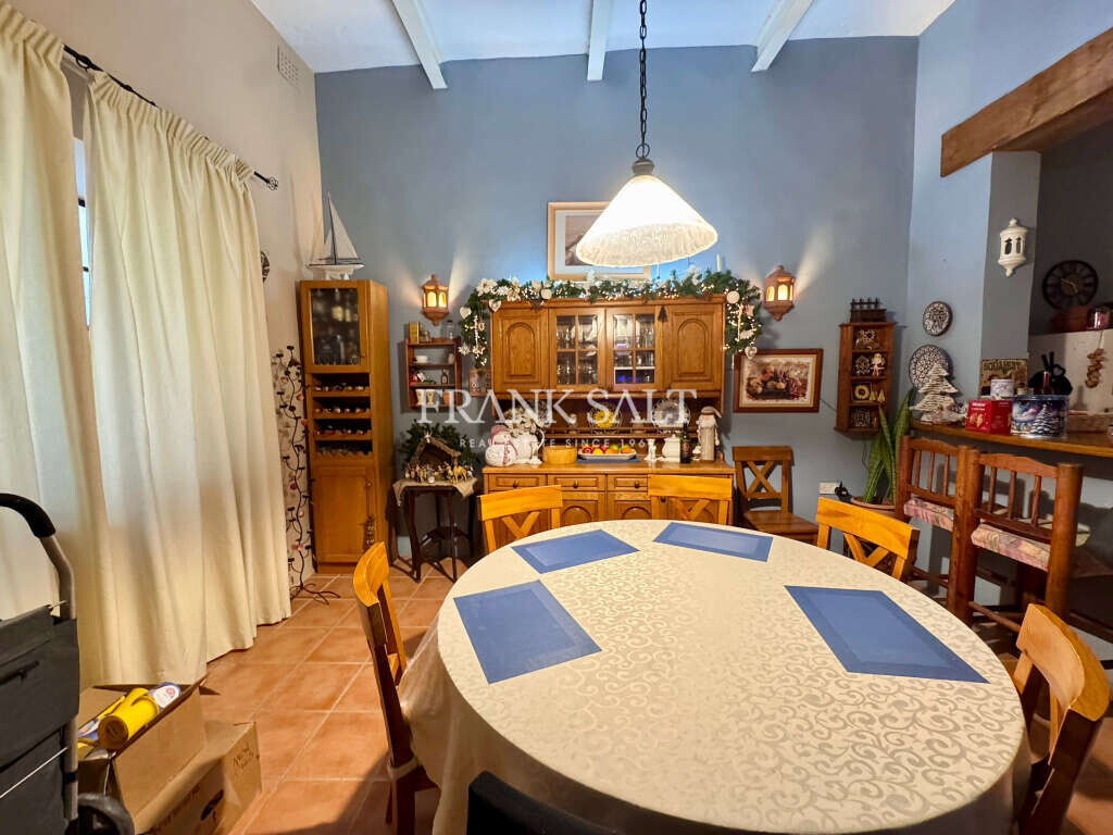 Mellieha, 4 Bedrooms Bedrooms, ,2 BathroomsBathrooms,For Sale,FRSA-925123