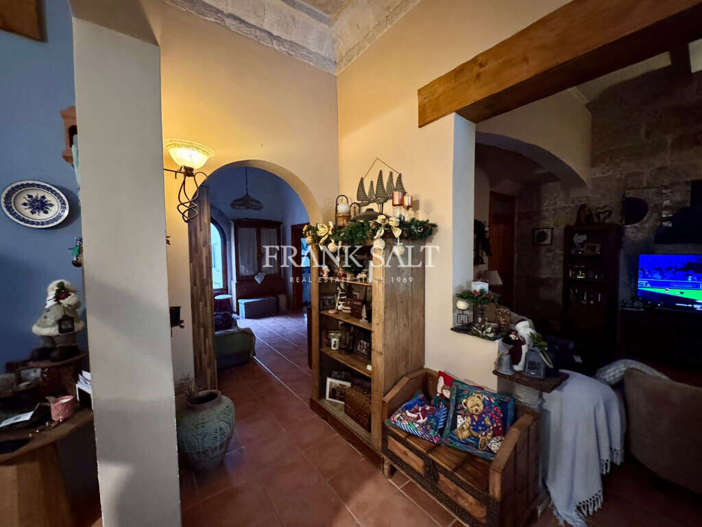 Mellieha, 4 Bedrooms Bedrooms, ,2 BathroomsBathrooms,For Sale,FRSA-925123