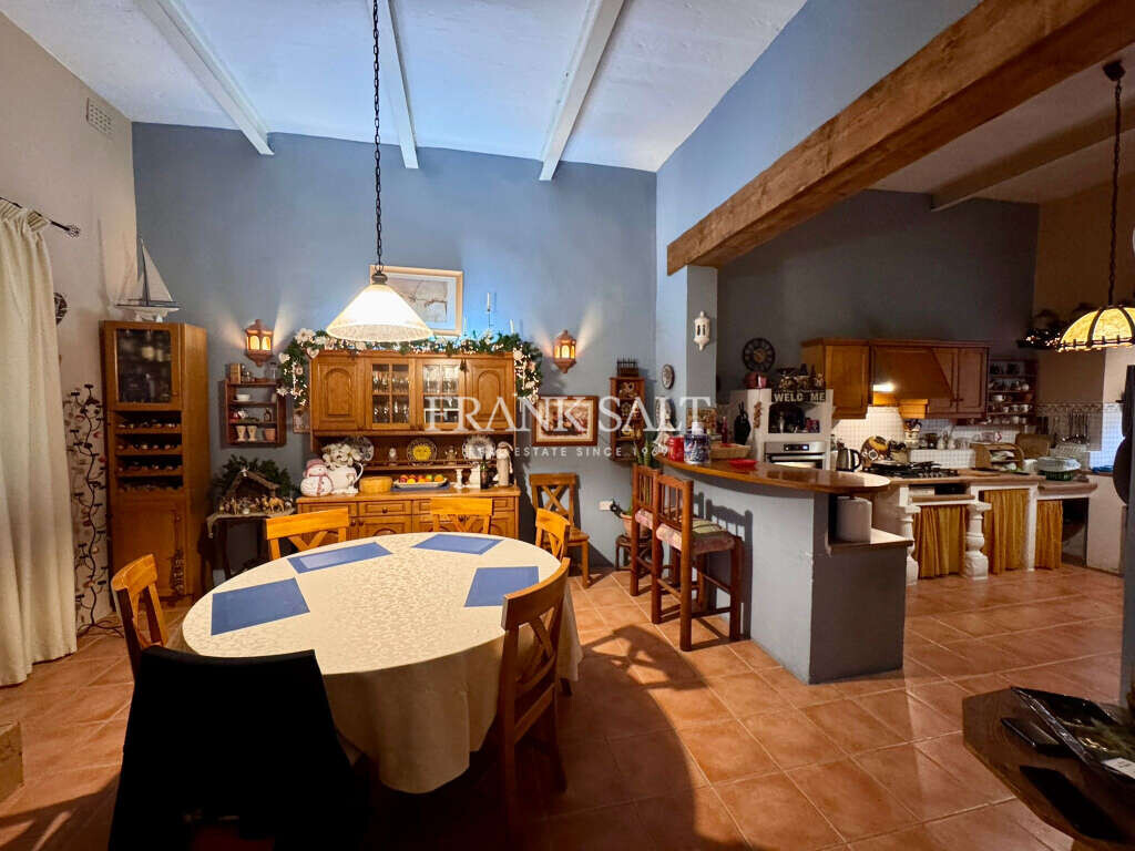 Mellieha, 4 Bedrooms Bedrooms, ,2 BathroomsBathrooms,For Sale,FRSA-925123