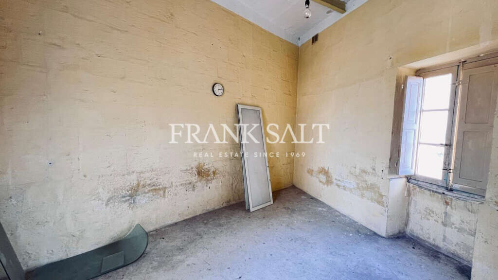 Qrendi, 3 Bedrooms Bedrooms, ,For Sale,FRSA-927217