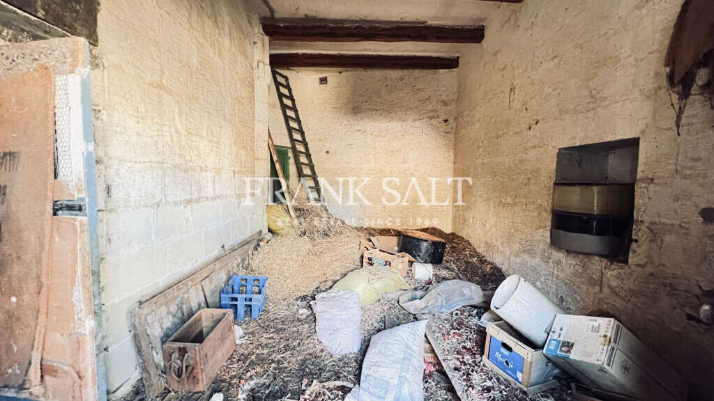 Qrendi, 3 Bedrooms Bedrooms, ,For Sale,FRSA-927217