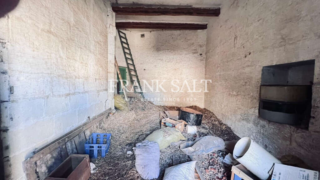 Qrendi, 3 Bedrooms Bedrooms, ,For Sale,FRSA-927217