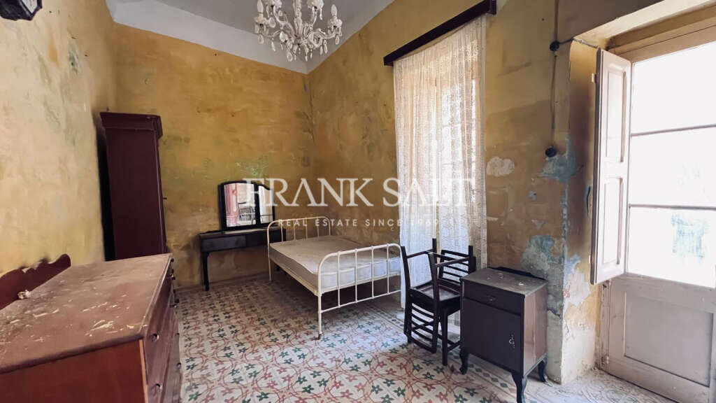 Qrendi, 3 Bedrooms Bedrooms, ,For Sale,FRSA-927217