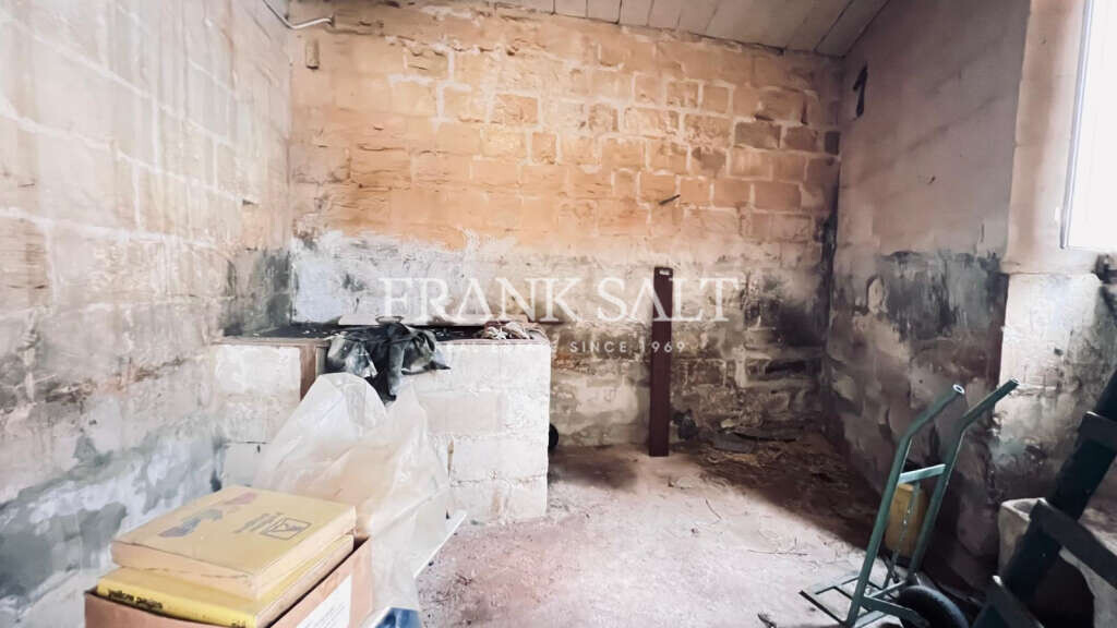 Qrendi, 3 Bedrooms Bedrooms, ,For Sale,FRSA-927217