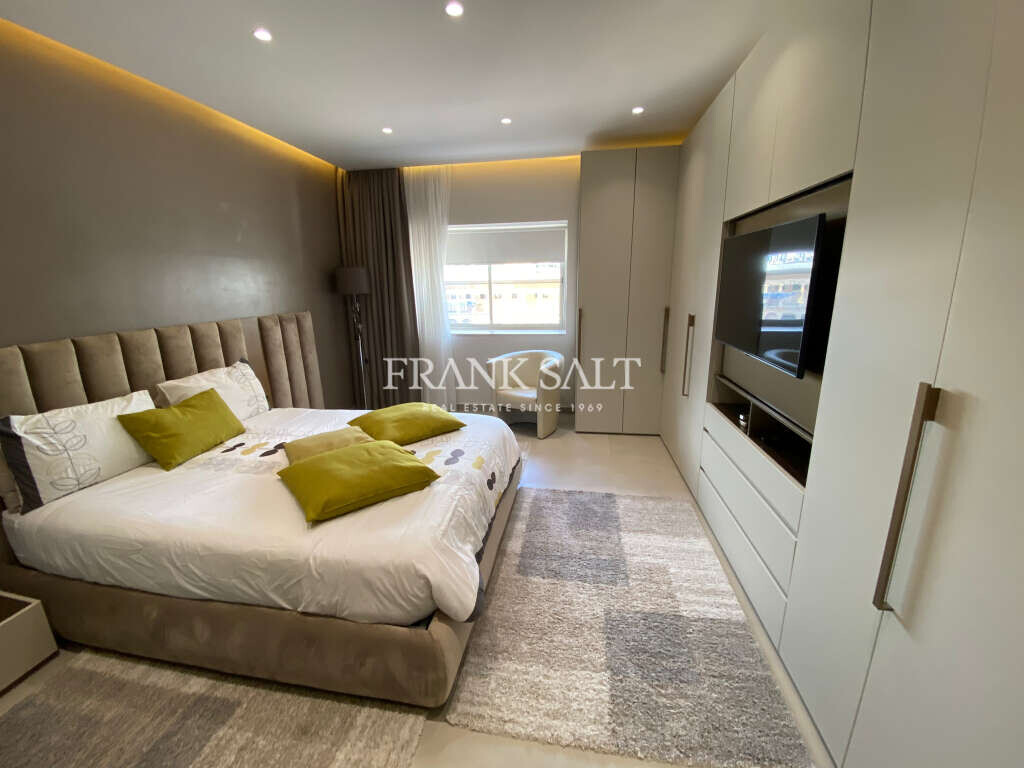 Tigne Point, 3 Bedrooms Bedrooms, ,1 BathroomBathrooms,For Sale,FRSA-919570