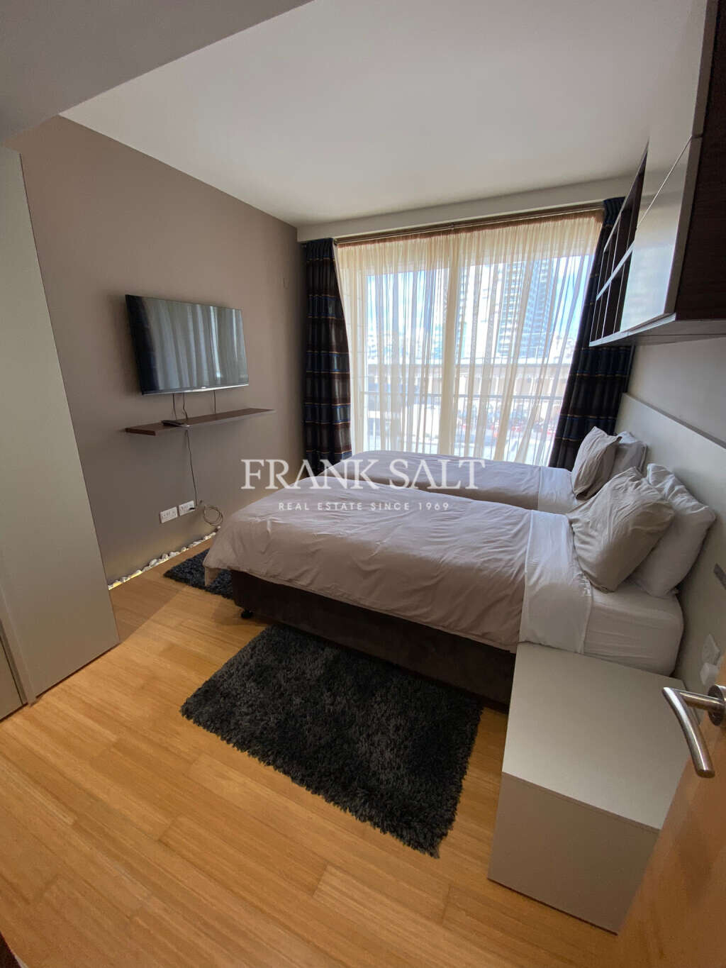Tigne Point, 3 Bedrooms Bedrooms, ,1 BathroomBathrooms,For Sale,FRSA-919570