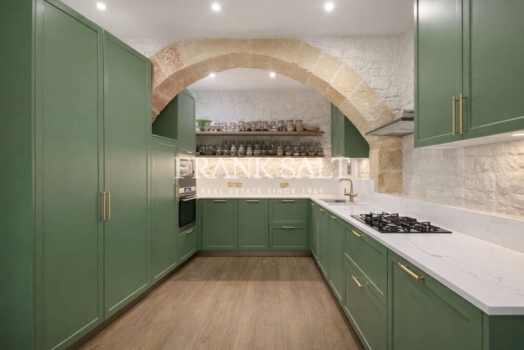 Rabat, 3 Bedrooms Bedrooms, ,5 BathroomsBathrooms,For Sale,FRSA-927125