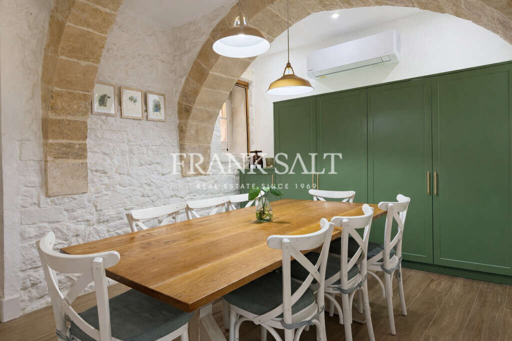 Rabat, 3 Bedrooms Bedrooms, ,5 BathroomsBathrooms,For Sale,FRSA-927125