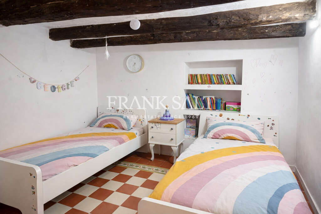 Rabat, 3 Bedrooms Bedrooms, ,5 BathroomsBathrooms,For Sale,FRSA-927125