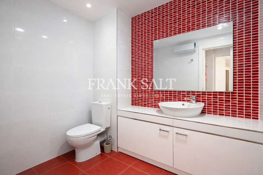 Rabat, 3 Bedrooms Bedrooms, ,5 BathroomsBathrooms,For Sale,FRSA-927125