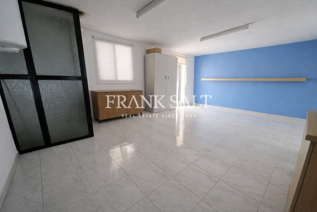 Zejtun, 3 Bedrooms Bedrooms, ,1 BathroomBathrooms,For Sale,FRSA-927191