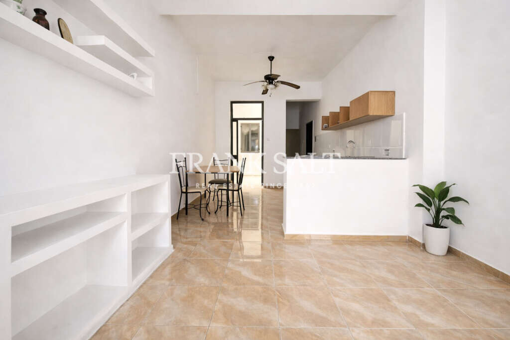 Paola, 1 Bedroom Bedrooms, ,For Sale,FRSA-927189