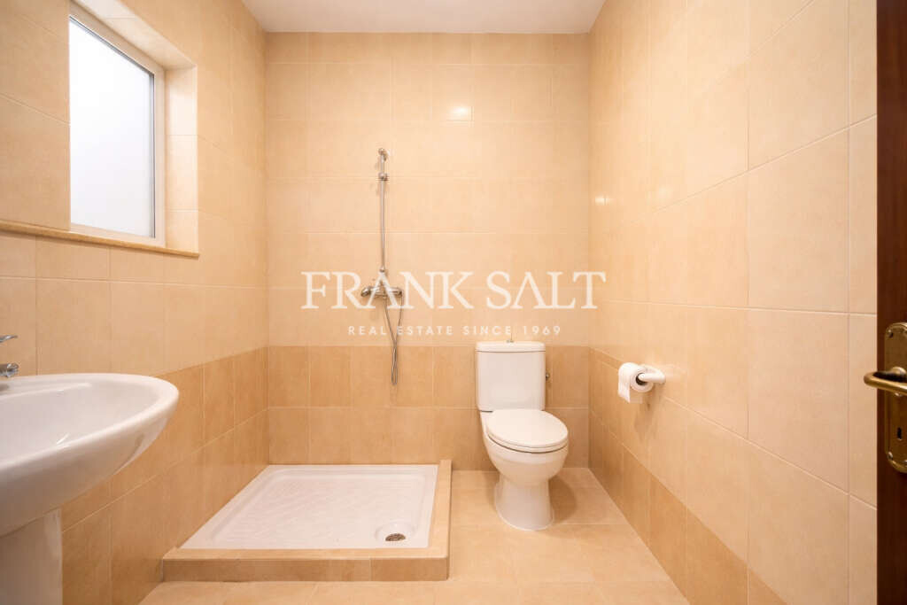 Paola, 1 Bedroom Bedrooms, ,For Sale,FRSA-927189