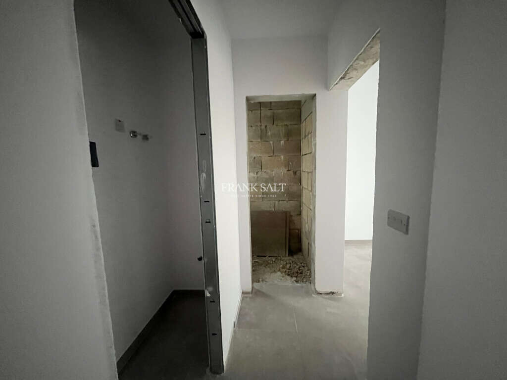Gzira, 2 Bedrooms Bedrooms, ,2 BathroomsBathrooms,For Sale,FRSA-926439