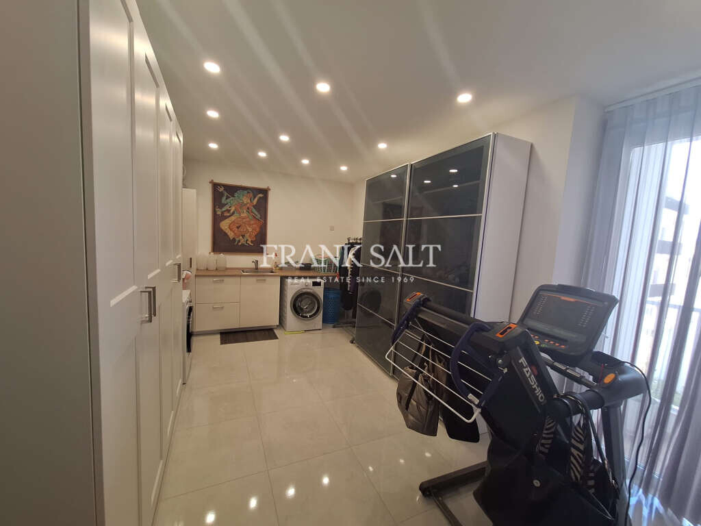 Mqabba, 3 Bedrooms Bedrooms, ,1 BathroomBathrooms,For Sale,FRSA-922512