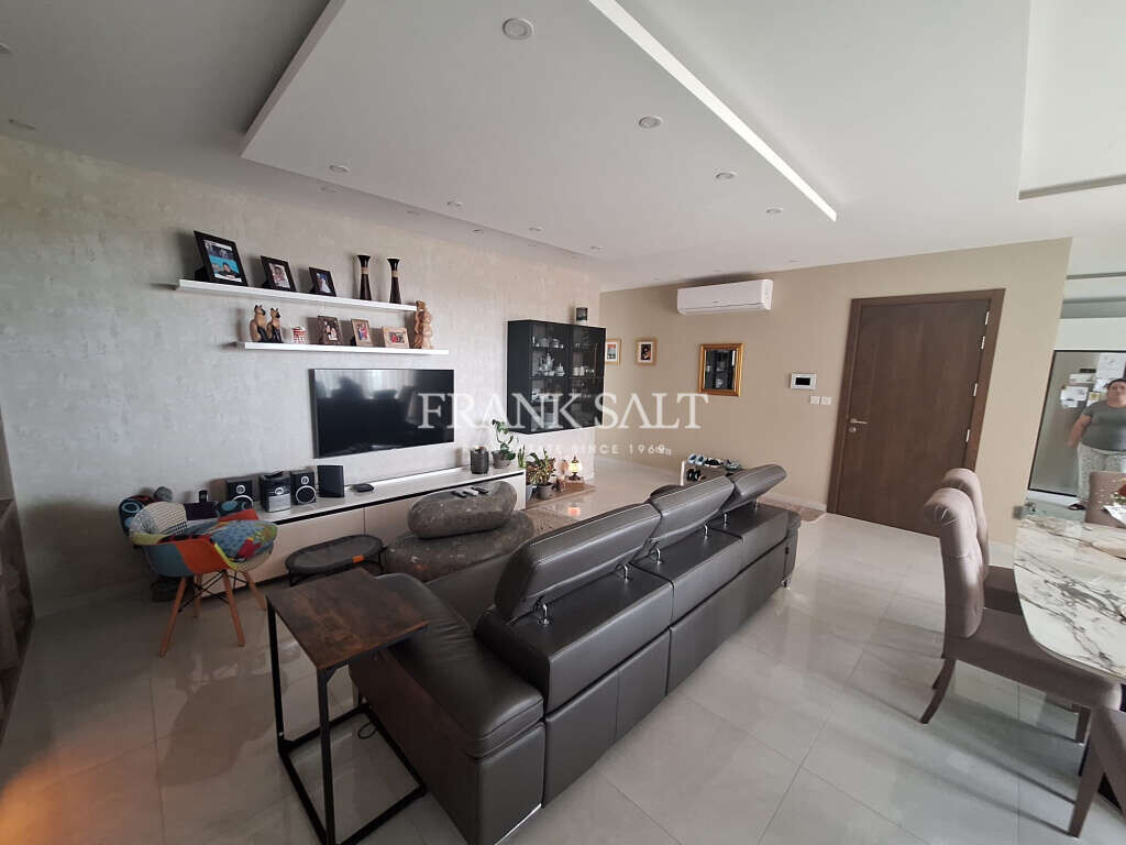 Mqabba, 3 Bedrooms Bedrooms, ,1 BathroomBathrooms,For Sale,FRSA-922512