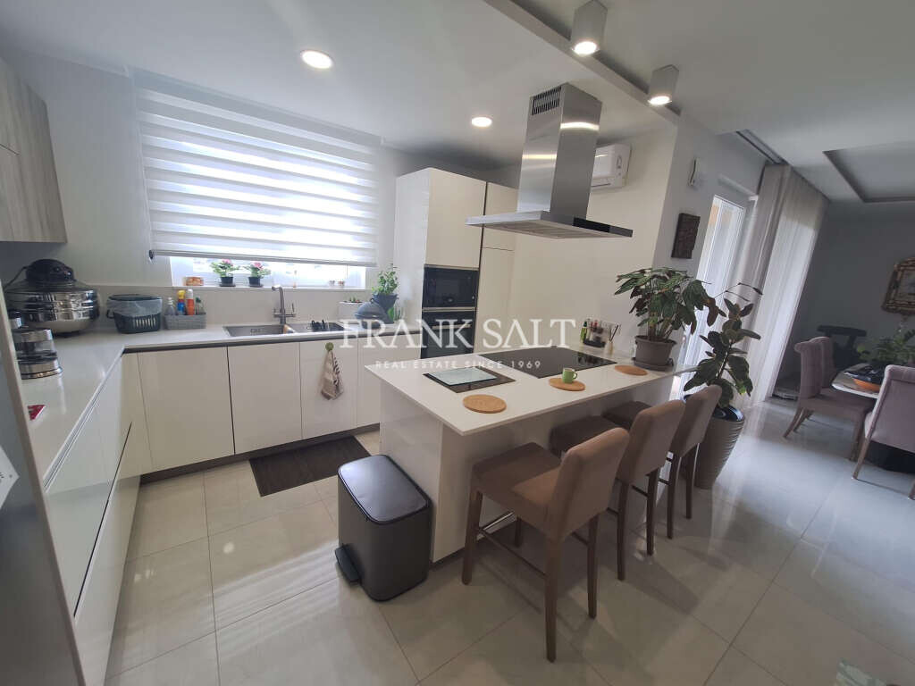 Mqabba, 3 Bedrooms Bedrooms, ,1 BathroomBathrooms,For Sale,FRSA-922512