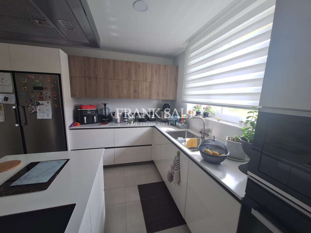 Mqabba, 3 Bedrooms Bedrooms, ,1 BathroomBathrooms,For Sale,FRSA-922512