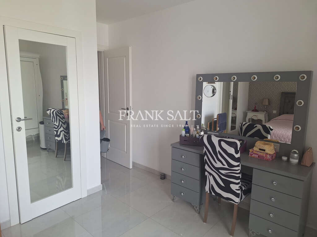 Mqabba, 3 Bedrooms Bedrooms, ,1 BathroomBathrooms,For Sale,FRSA-922512