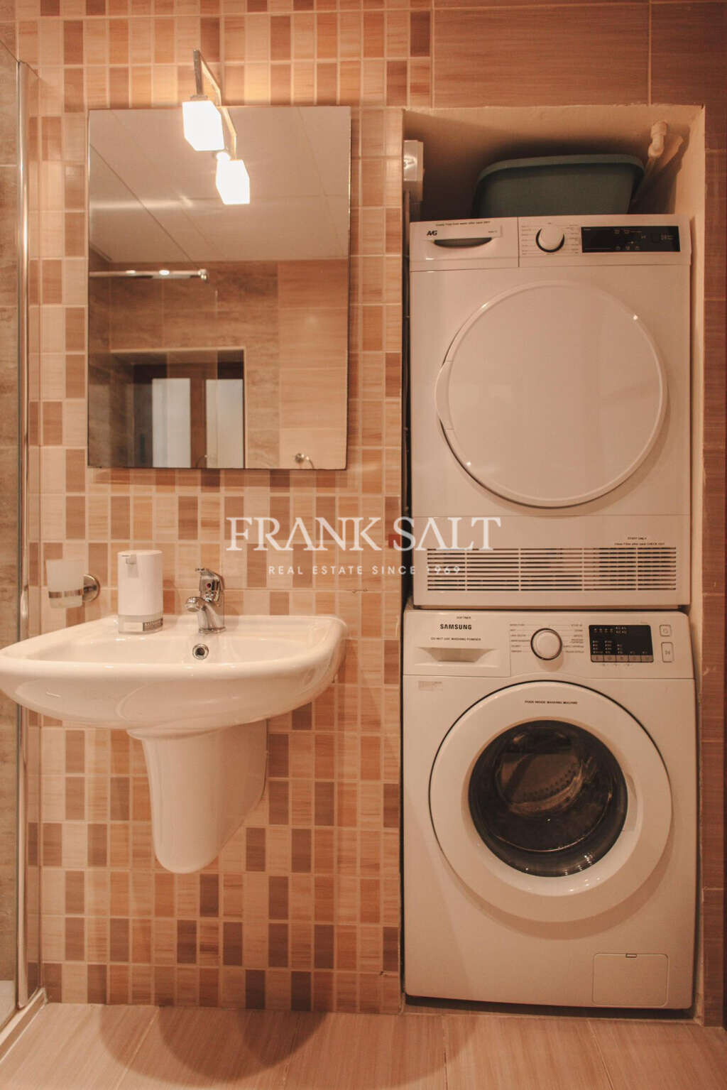 Valletta, 2 Bedrooms Bedrooms, ,2 BathroomsBathrooms,For Sale,FRSA-317572