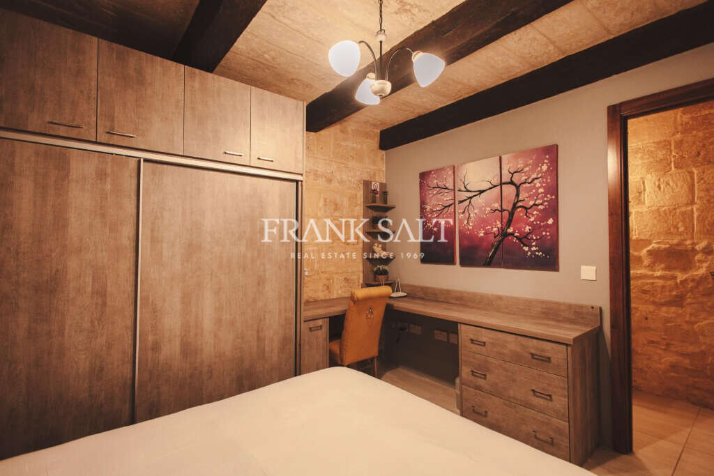 Valletta, 2 Bedrooms Bedrooms, ,2 BathroomsBathrooms,For Sale,FRSA-317572