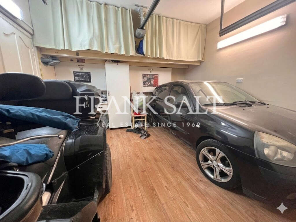 Qormi, 3 Bedrooms Bedrooms, ,2 BathroomsBathrooms,For Sale,FRSA-927032