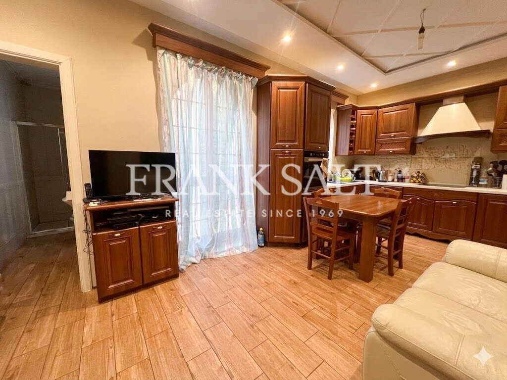 Qormi, 3 Bedrooms Bedrooms, ,2 BathroomsBathrooms,For Sale,FRSA-927032