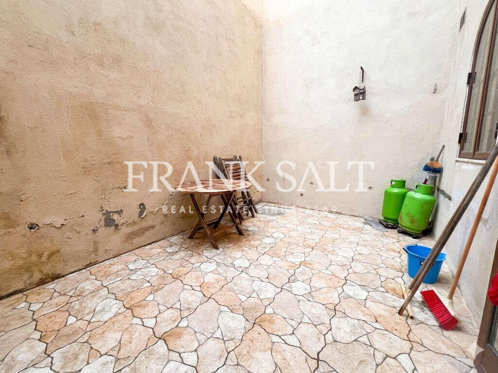 Qormi, 3 Bedrooms Bedrooms, ,2 BathroomsBathrooms,For Sale,FRSA-927032
