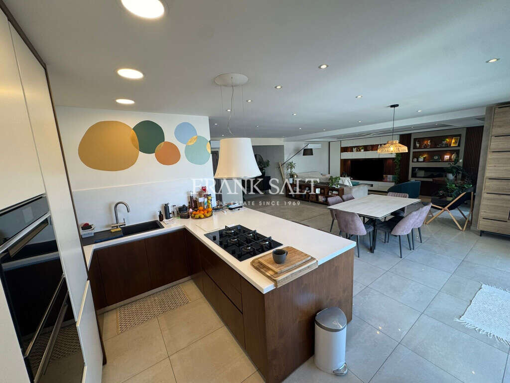 Mellieha, 3 Bedrooms Bedrooms, ,2 BathroomsBathrooms,For Sale,FRSA-926796