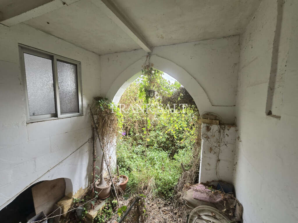 Fontana, Gozo, 3 Bedrooms Bedrooms, ,1 BathroomBathrooms,For Sale,FRSA-926921