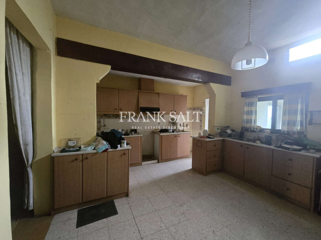 Fontana, Gozo, 3 Bedrooms Bedrooms, ,1 BathroomBathrooms,For Sale,FRSA-926921