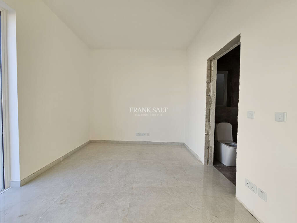 Marsascala, 3 Bedrooms Bedrooms, ,1 BathroomBathrooms,For Sale,FRSA-926882