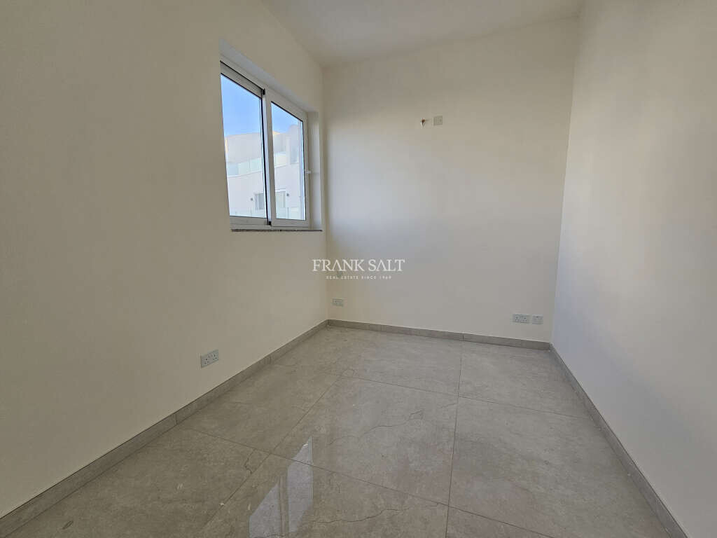 Marsascala, 3 Bedrooms Bedrooms, ,1 BathroomBathrooms,For Sale,FRSA-926881