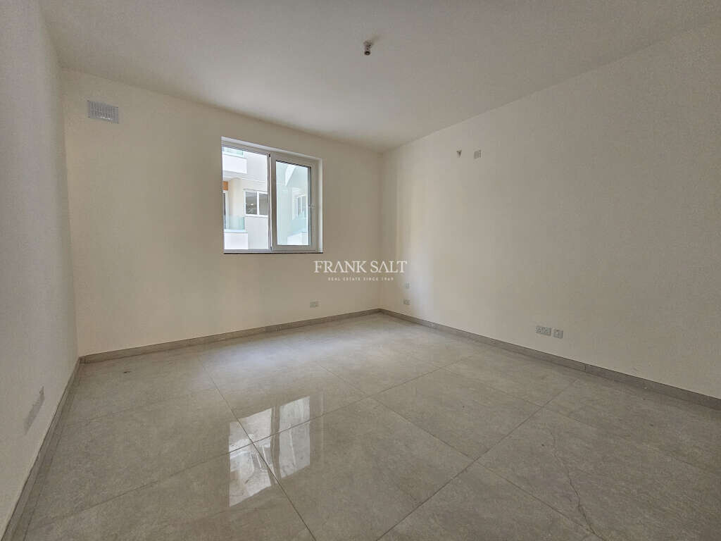 Marsascala, 3 Bedrooms Bedrooms, ,1 BathroomBathrooms,For Sale,FRSA-926881