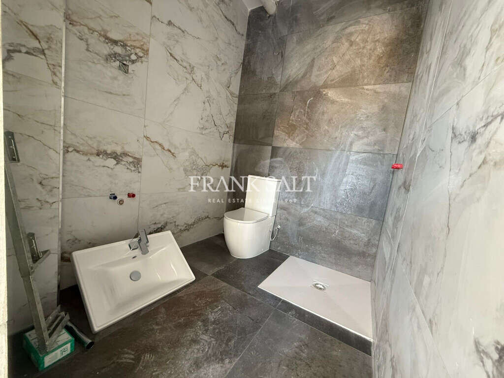 Mosta, 2 Bedrooms Bedrooms, ,1 BathroomBathrooms,For Sale,FRSA-926629