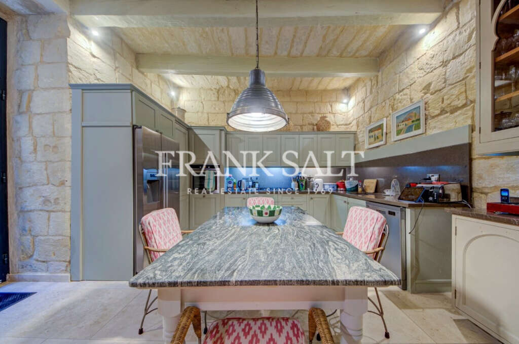 Cospicua, 5 Bedrooms Bedrooms, ,5 BathroomsBathrooms,For Sale,FRSA-926381