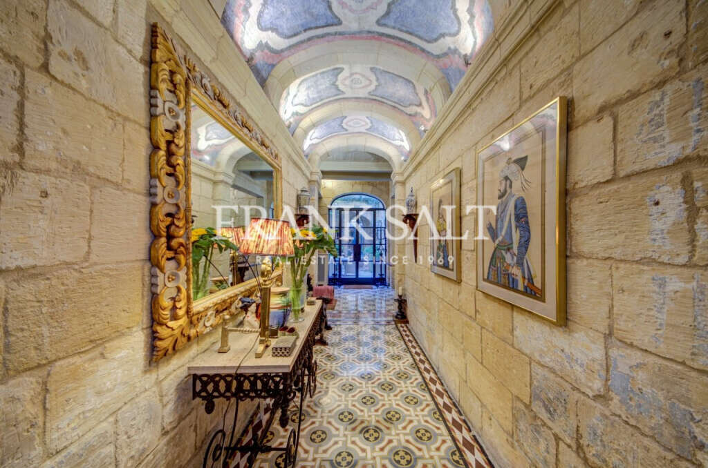 Cospicua, 5 Bedrooms Bedrooms, ,5 BathroomsBathrooms,For Sale,FRSA-926381