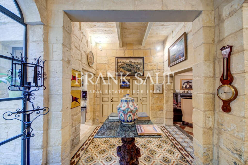 Cospicua, 5 Bedrooms Bedrooms, ,5 BathroomsBathrooms,For Sale,FRSA-926381